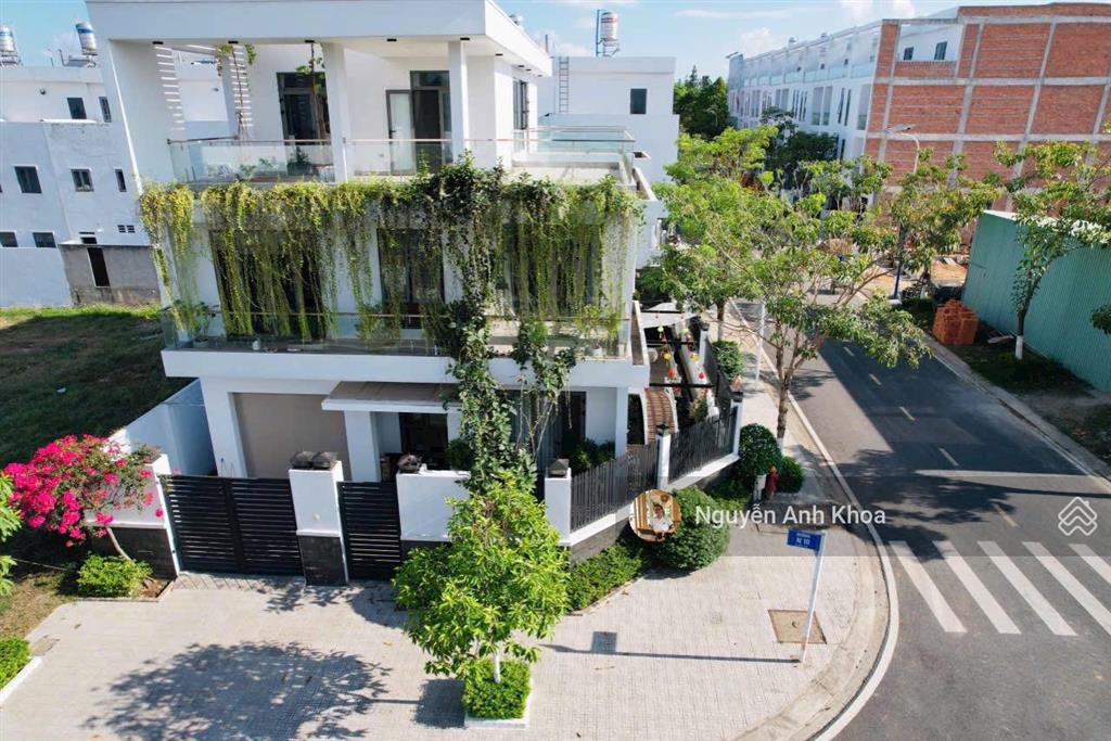 Căn nhà phố hướng nam 97,5m2 sát khu bình nguyên, giá chỉ 7,5 tỷ