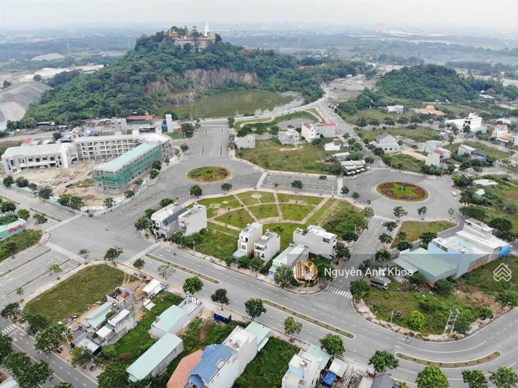 Chủ cần bán lô đất 150m2 trục d6 lớn nhất kdc châu thới, sát ql1a  vành đai 3