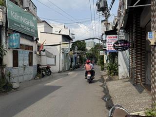Nhà 1tr2l 3pn  mt đường kinh doanh 6m  cách chợ và lê văn việt chỉ 300m  123m2 ( ngang 5m )