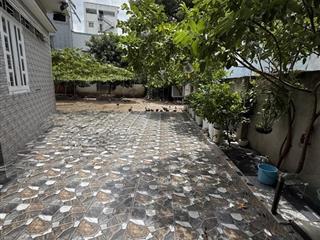Biệt thự sân vườn  hơn 400m2 (15x30)  3tầng 5pn  gần ngã tư thủ đức  kdc văn minh