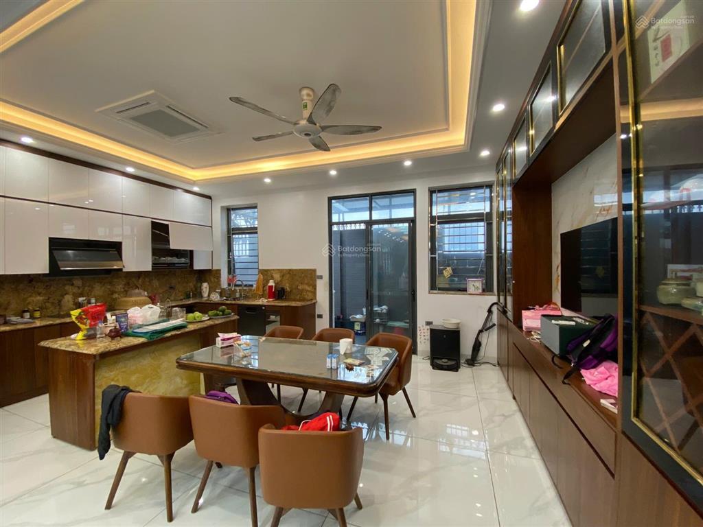 Bán biệt thự 200m²  hoàn thiện full đồ + thang máy  kđt nam cường