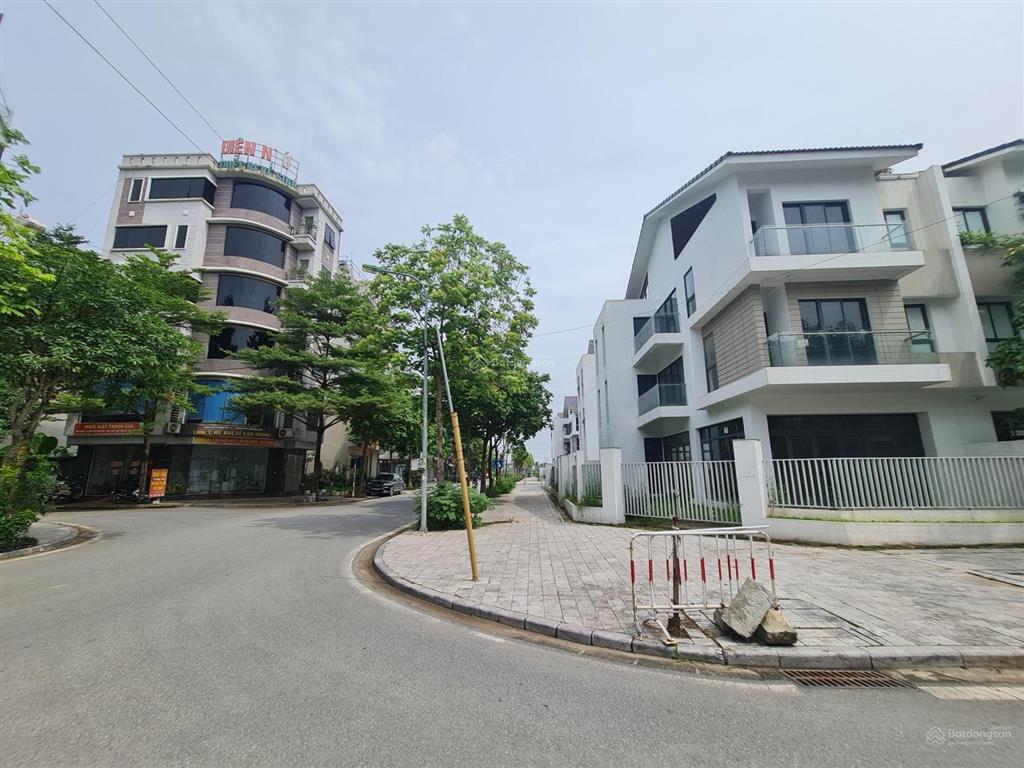 Biệt thự nam cường lô góc 2 mặt đường 17,5m 3 mặt thoáng 222,5m2  giá 140tr/m2