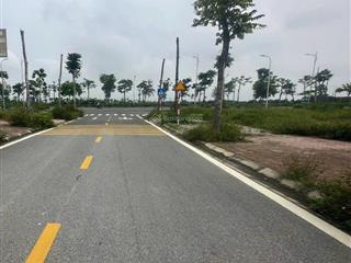 Chính chủ gửi bán lô 75m2 khu đấu giá ngọc mỹ  quốc oai anh chị quan tâm ib em để nhận báo giá