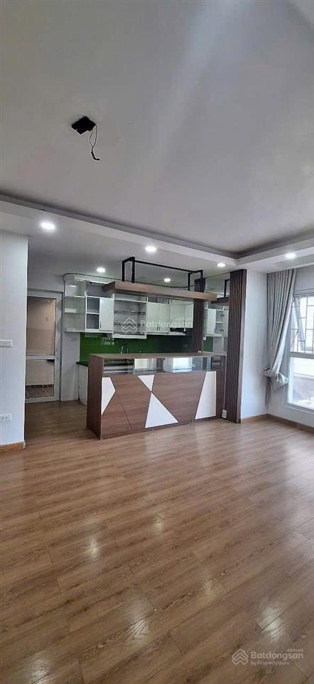 Chính chủ cần chuyển nhượng căn 86m2 tại ct8d nhà tầng trung view thoáng hướng mát sẵn nội thất