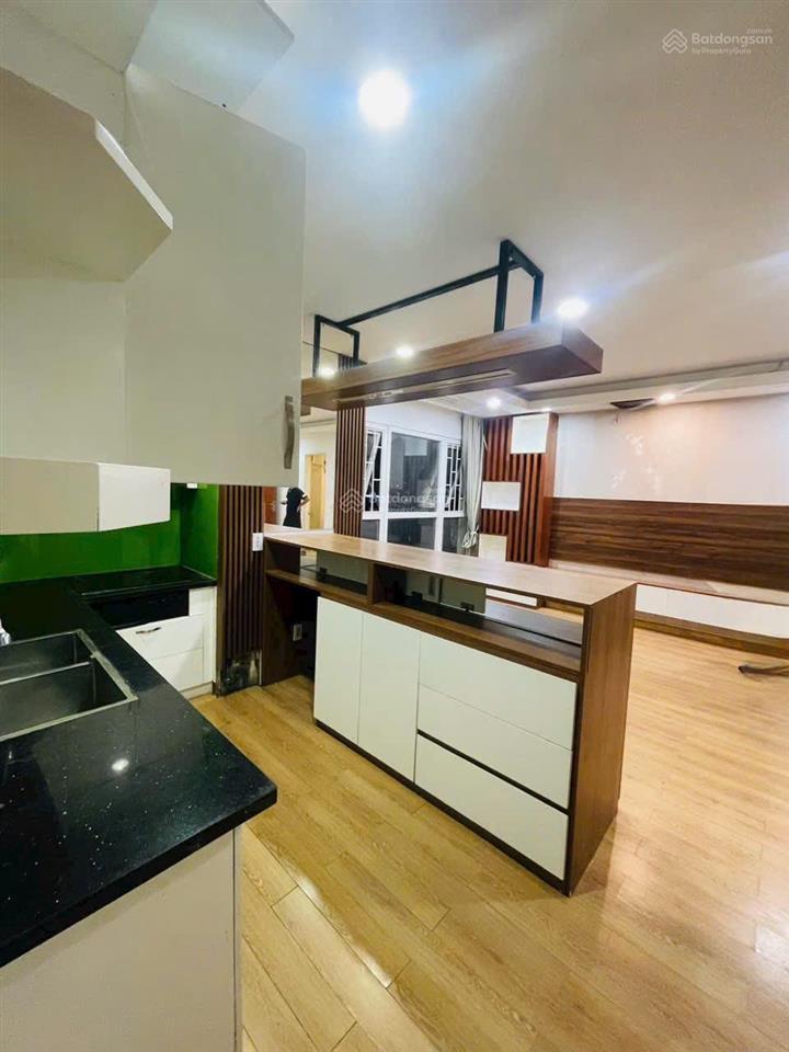 Chính chủ cần chuyển nhượng căn 86m2 tại ct8d nhà tầng trung view thoáng hướng mát sẵn nội thất