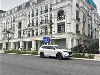 Bán louis mặt đg lê quang đạo căn vip đẹp ít người bán.  0941 535 ***