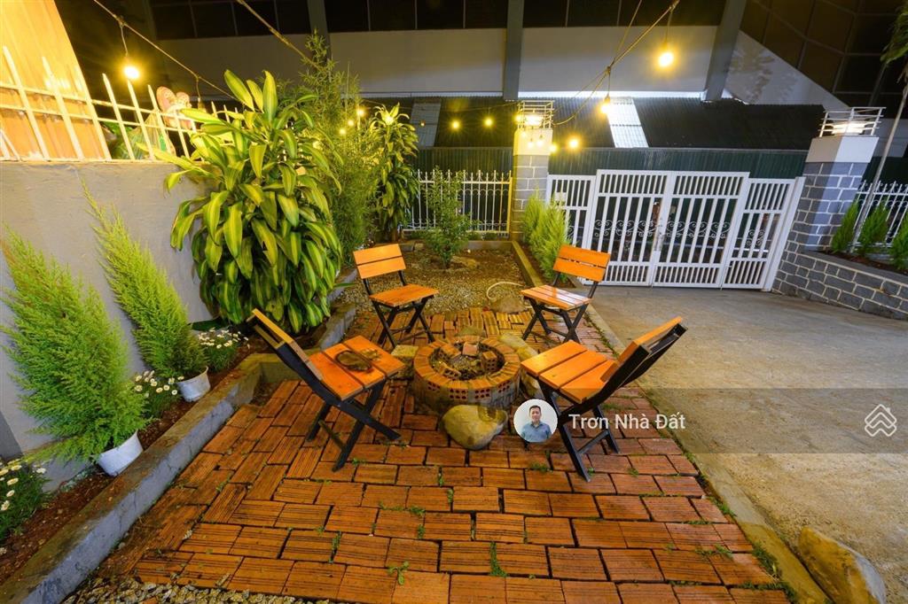 Tôi chính chủ bán biệt thự vườn đà lạt, gần bờ hồ 18x18m, trệt 2 lầu nhà đẹp vào ở liền