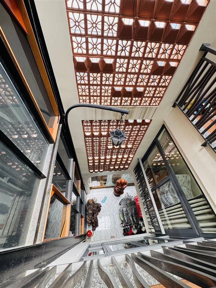 Bán nhà đậu 2 xe hơi có thang máy hẻm dương bá trạc 8x12  4 lầu call 0909 227 ***