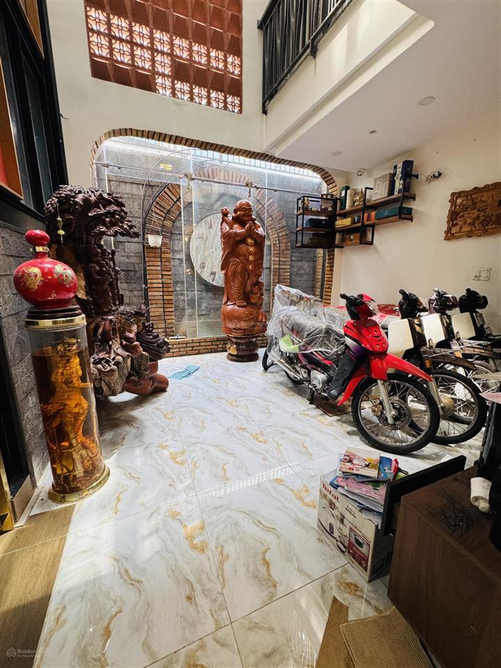 Bán nhà đậu 2 xe hơi có thang máy hẻm dương bá trạc 8x12  4 lầu call 0909 227 ***