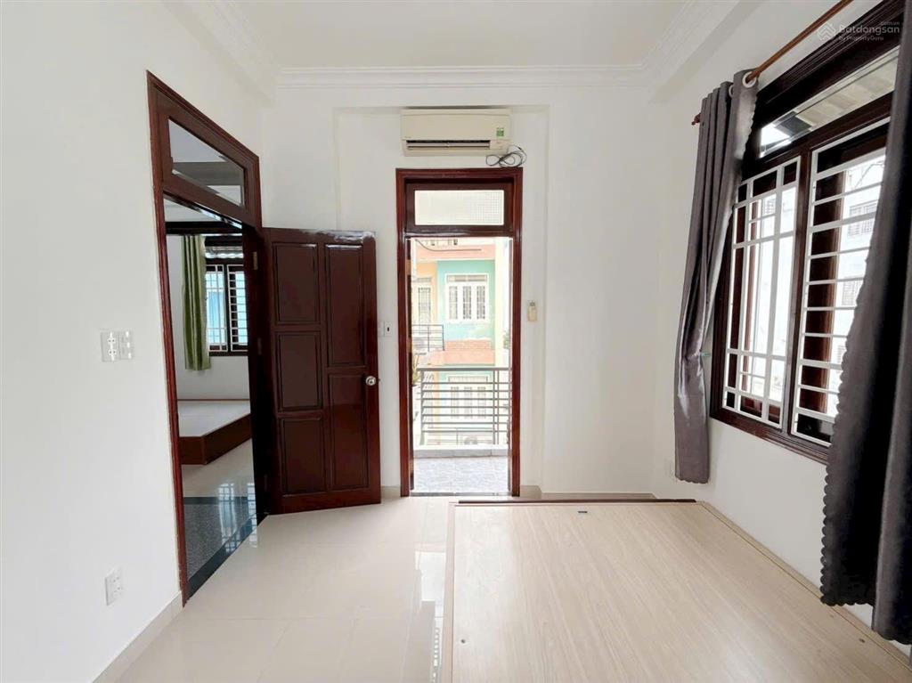 Bán nhà góc 2 mặt tiền hxh ngay lotte q7  5 lầu nhận nhà ở liền giá mềm