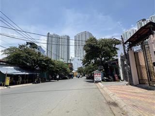 Tôi bán lô góc 2mt kiều đàm himlam q7 20x22m khu được xd hầm 7 tầng nổi. call 0909 227 ***