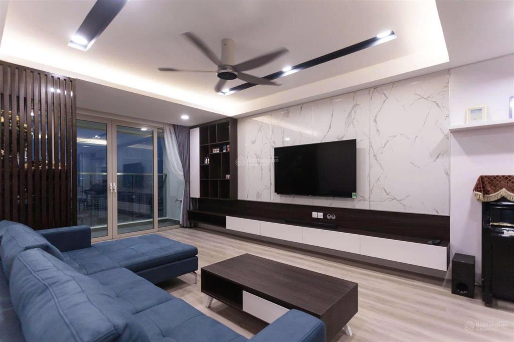 Chính chủ bán căn hộ 172m2 thiết kế 3 phòng ngủ, nội thất đẹp , view thoáng mát giá 106 triệu/m2