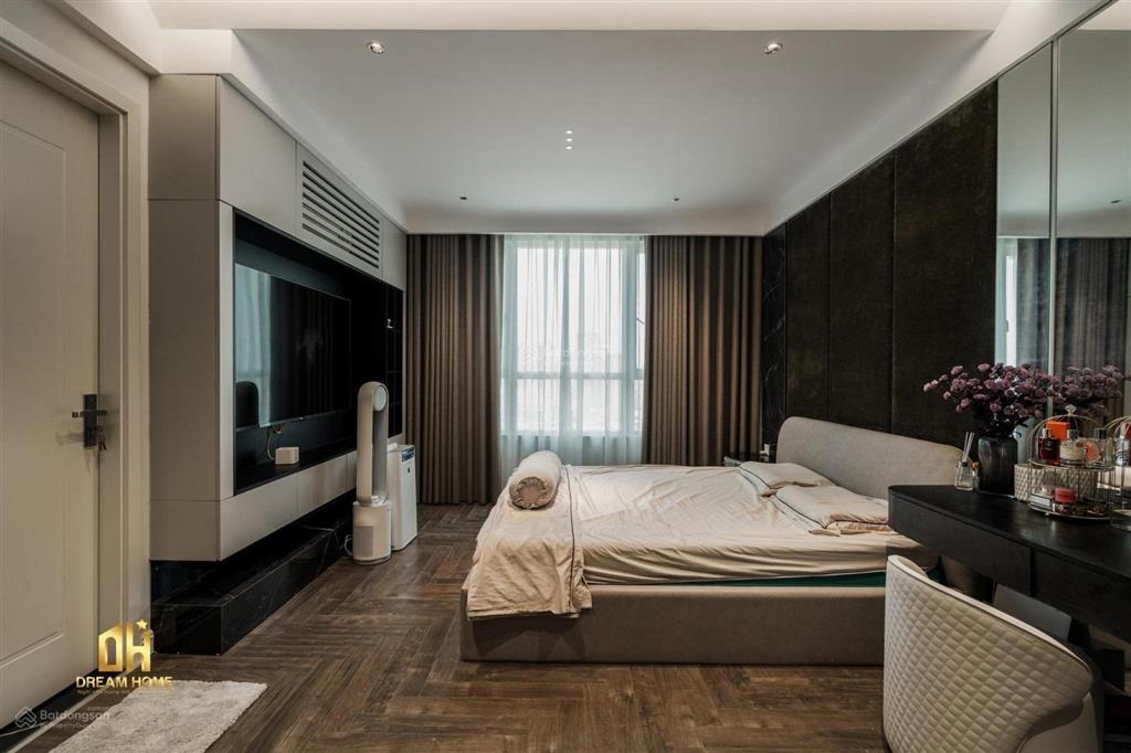 Chính chủ bán căn hộ 172m2 3 ngủ, tầng trung view hồ, full nội thất đẹp tại mandarin garden