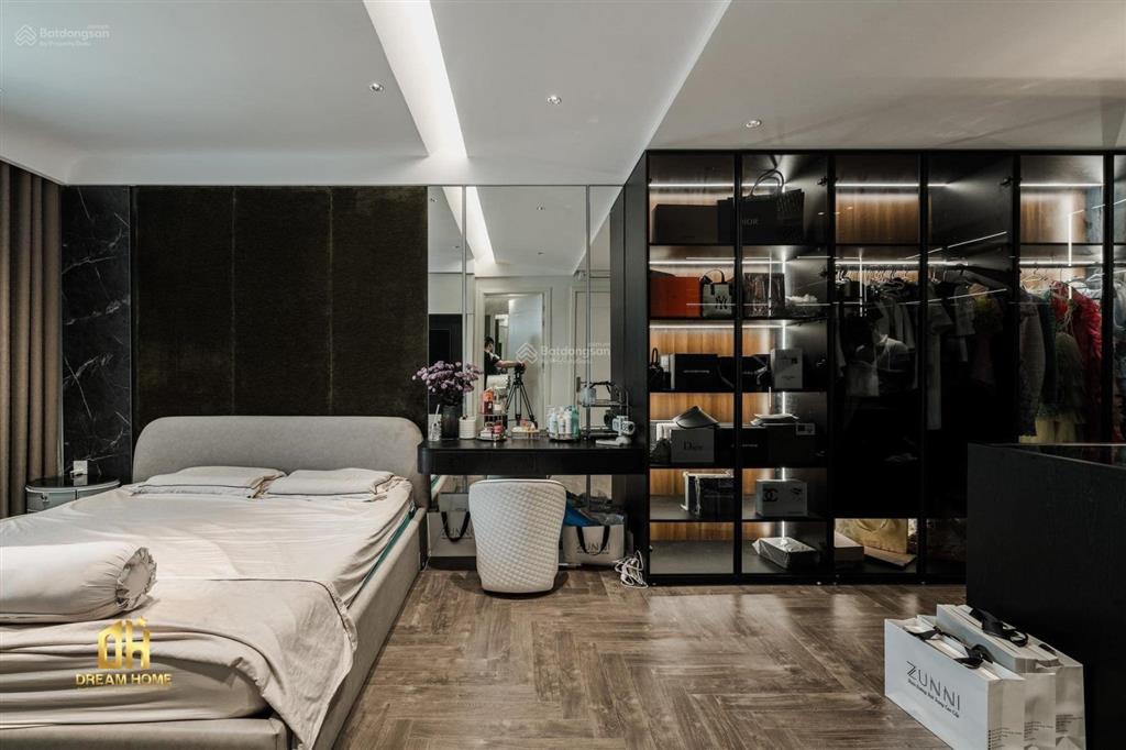 Chính chủ bán căn hộ 172m2 3 ngủ, tầng trung view hồ, full nội thất đẹp tại mandarin garden