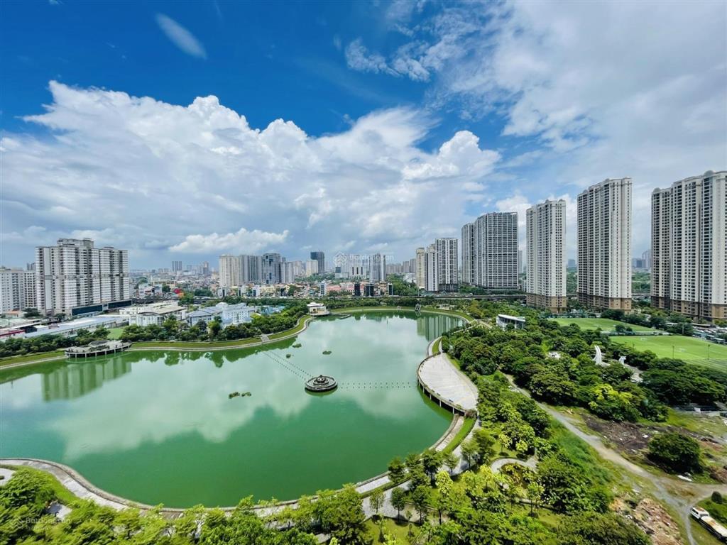 Chính chủ bán căn hộ 172m2 3 ngủ, tầng trung view hồ, full nội thất đẹp tại mandarin garden