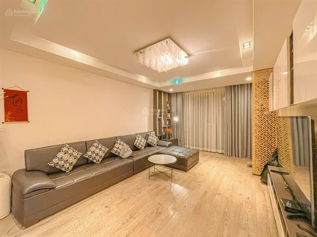 Chính chủ gửi bán căn 2pn 130m2, view nội khu, mandarin hoàng minh giám, tầng trung ,nội thất đẹp