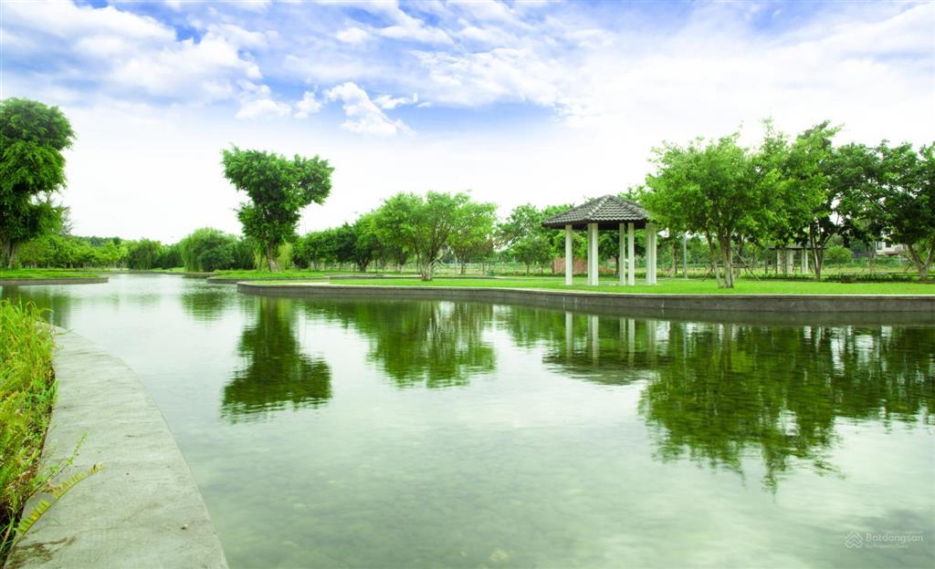 Bán nhanh giá 185tr/m, 01 căn đơn lập 300m2, vuông vắn. vị trí trung tâm, đường rộng thoáng.
