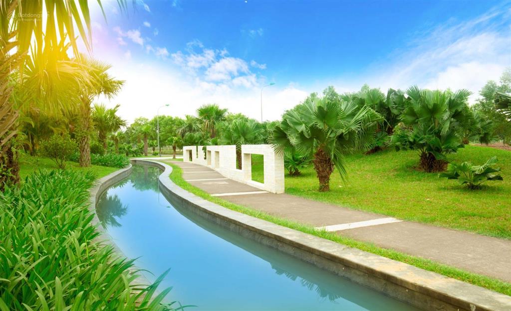 Bán gấp 01 căn góc đường trục chính, vị trí vip, diện tích 360m2 giá chỉ 6x tỷ. có thương lượng