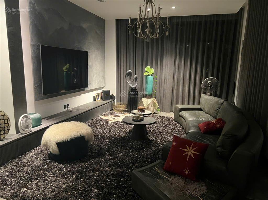 Có nhu cầu chuyển đổi, bán căn đơn lập vip full nôi thất cực đẹp, nhận nhà ở ngay.  0919 558 ***