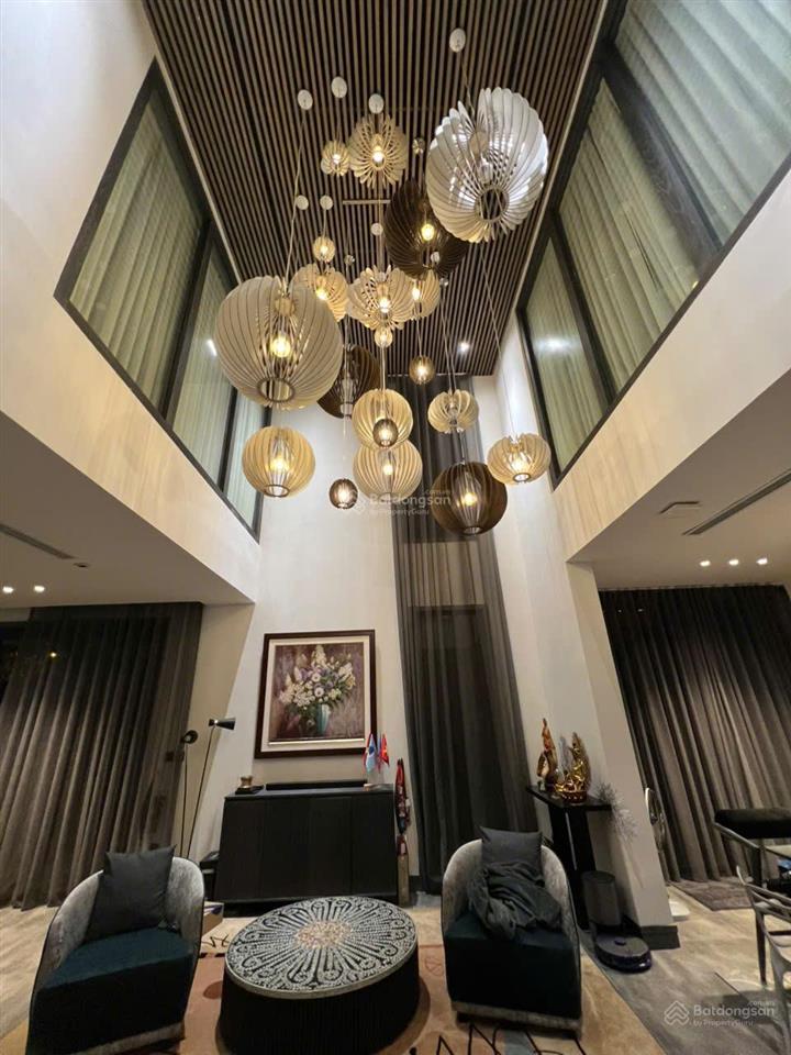 Có nhu cầu chuyển đổi, bán căn đơn lập vip full nôi thất cực đẹp, nhận nhà ở ngay.  0919 558 ***