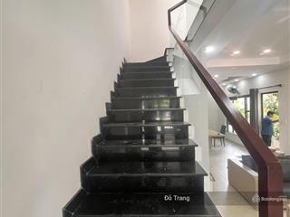 Cho thuê nhà phố senturia siêu rẻ