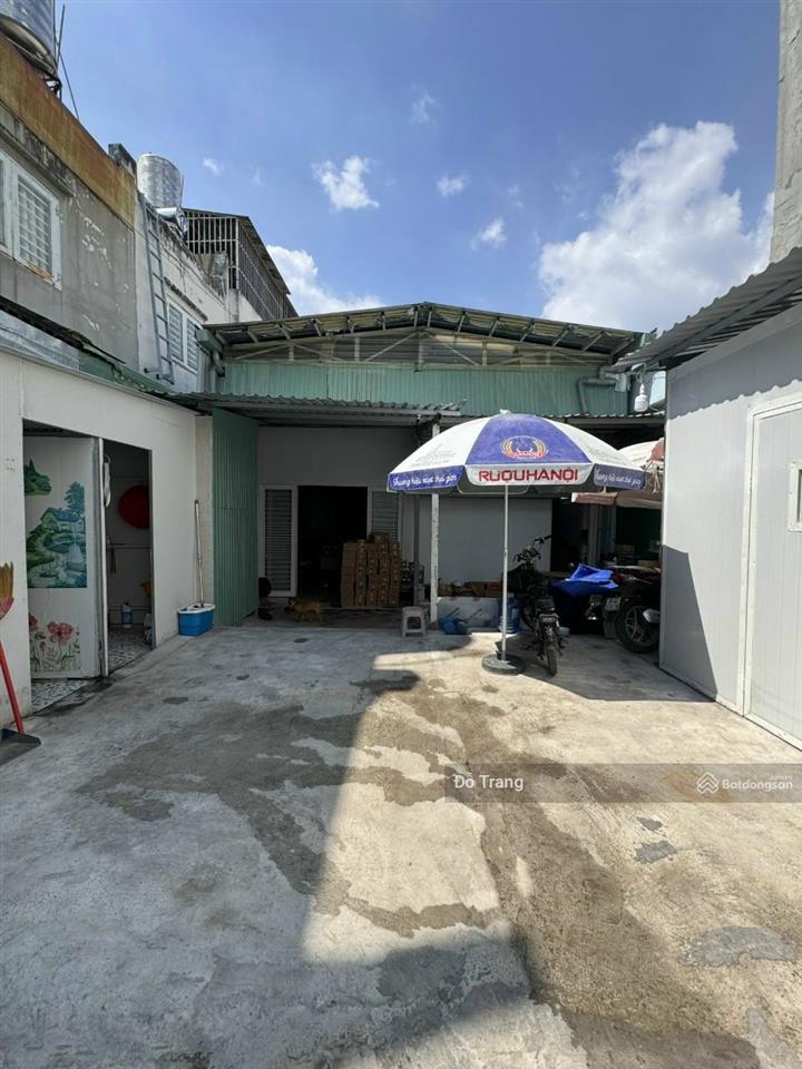 Nhà kho đường tô ngọc vân 8x38m