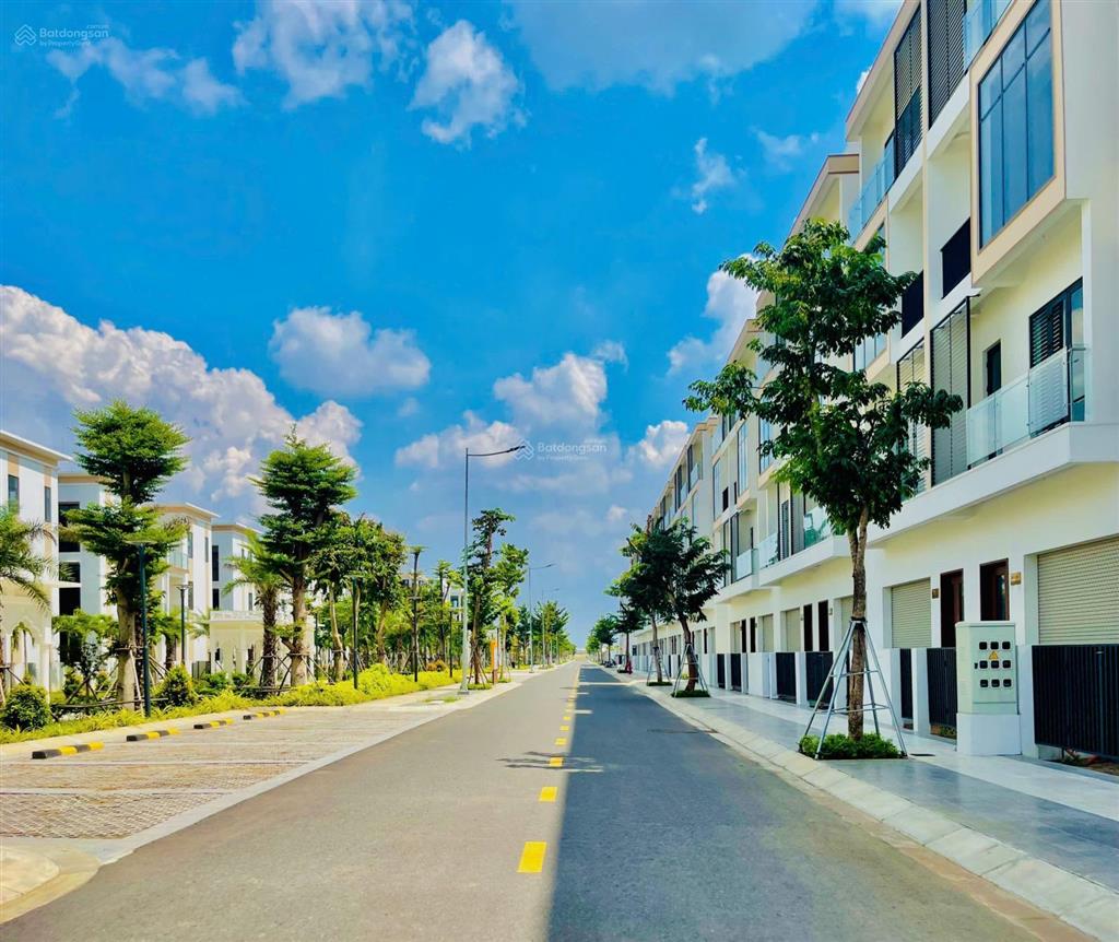 Duy nhất căn đối diện phố ẩm thực, giá chỉ 5,5 tỷ. giá tốt nhất để đầu tư. em phước