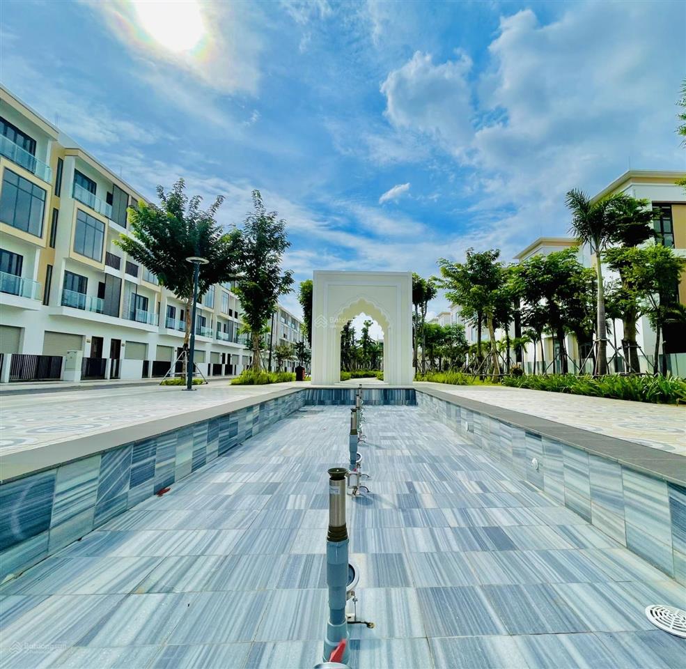 Nhà phố xây sẵn 6x18m, giá 5,3 tỷ (full giá 100%), giá tốt nhất để đầu tư.  em phước 0938 193 ***