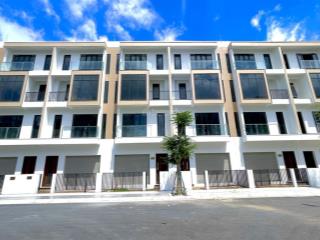 Nhà phố xây sẵn 6x18, giá 4,9 tỷ (full giá 100%), giá tốt nhất để đầu tư.  em phước 0938 193 ***