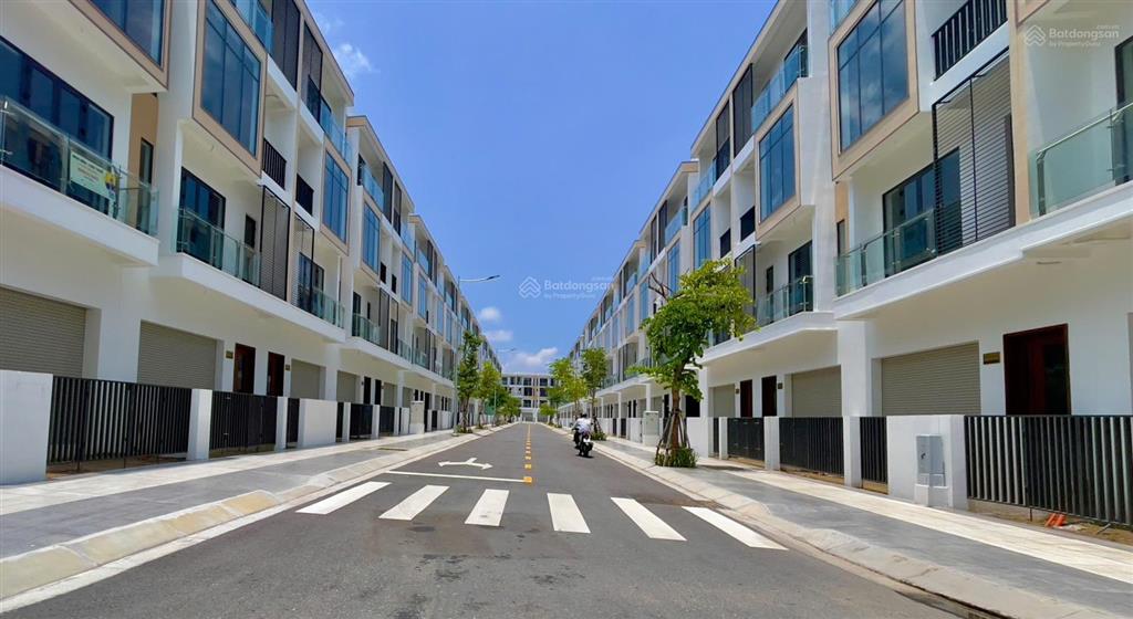 Nhà phố 4 tầng 6x20, cạnh trường học  phố ẩm thực giá 5,5 tỷ (full 100%).  0938 193 *** em phước