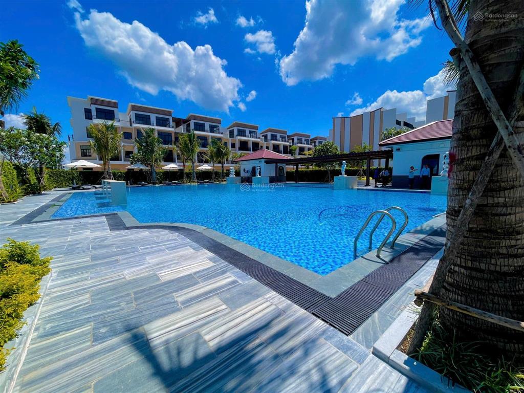 Nhà phố 6x20 ngay hồ bơi, thoáng đẹp, cạnh cổng, trung tâm thương mại. giá tốt nhất chỉ 5,8 tỷ