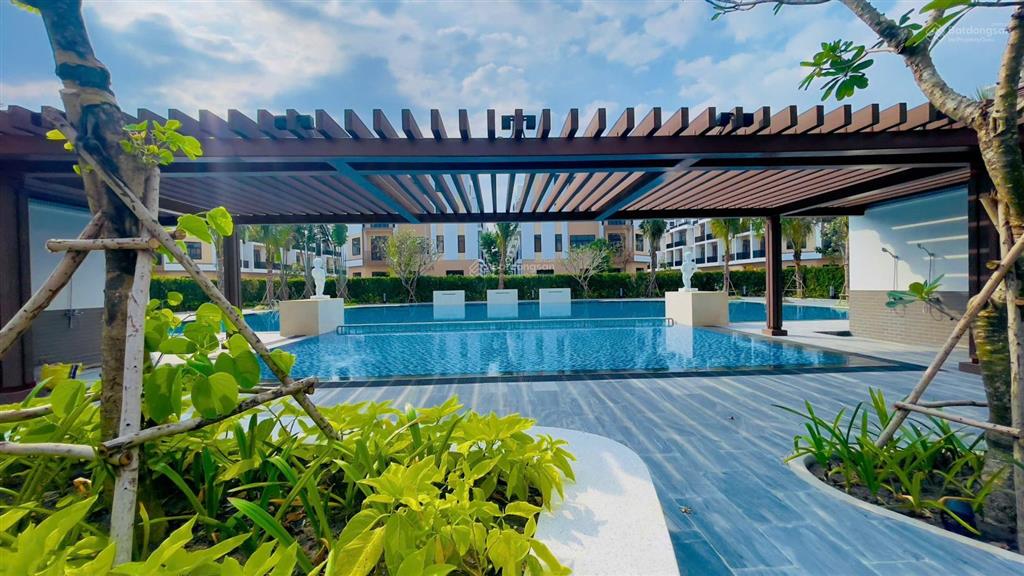 Nhà phố 6x20 ngay hồ bơi, thoáng đẹp, cạnh cổng, trung tâm thương mại. giá tốt nhất chỉ 5,8 tỷ