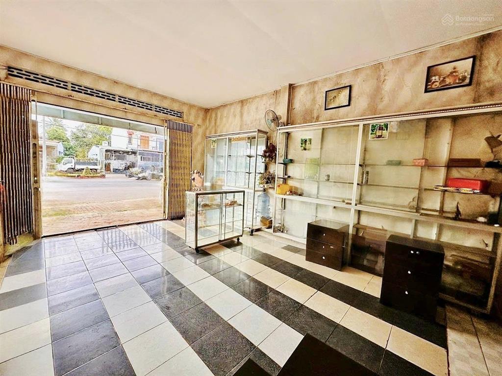 Nhà mặt tiền kinh doanh nguyễn văn linh (gần chợ ea tu)  5 x 50m  5,3 tỷ
