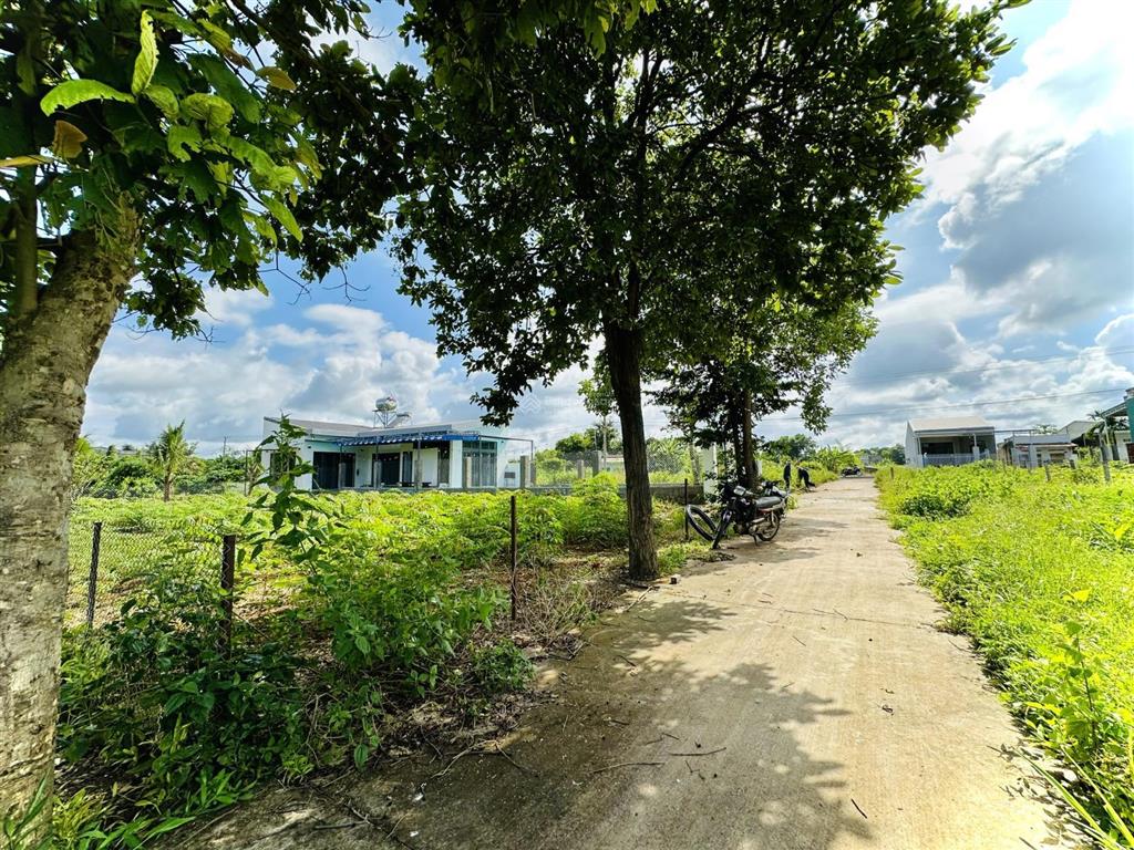 2 lô liền kề thôn 8 cưebur (phường bmt)  5 x 22m (thổ cư 100%)  720 triệu/lô