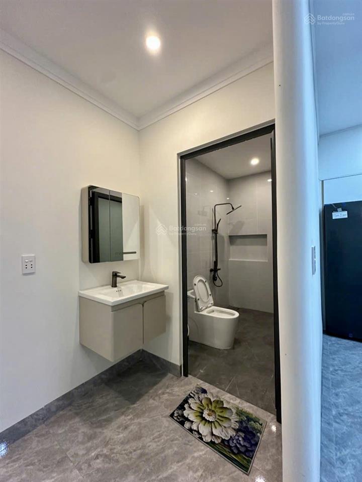 Nhà mê lửng rất đẹp đầu thôn 8 cưebur (phường bmt) cách ngã sáu 7km  1.990 tỷ