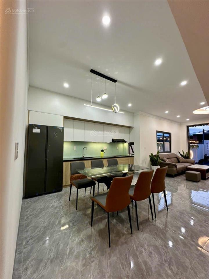 Nhà mê lửng rất đẹp đầu thôn 8 cưebur (phường bmt) cách ngã sáu 7km  1.990 tỷ