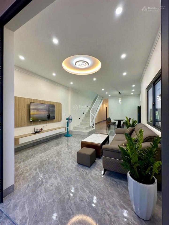 Nhà mê lửng rất đẹp đầu thôn 8 cưebur (phường bmt) cách ngã sáu 7km  1.990 tỷ