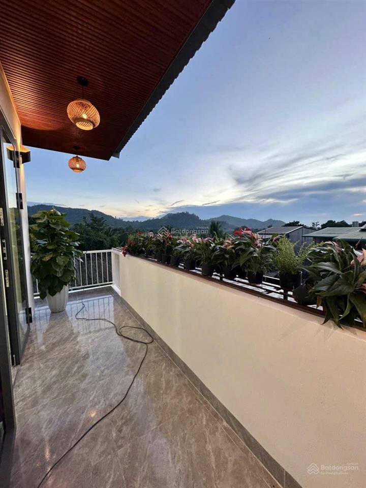 Nhà mê lửng rất đẹp đầu thôn 8 cưebur (phường bmt) cách ngã sáu 7km  1.990 tỷ