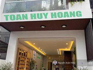Bán nhà 2 tầng mặt tiền trần hưng đạo đối diện monarchy giá 20.5 tỷ tlcc