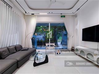 Biệt thự 3 phòng ngủ có hồ bơi gần núi sơn trà  d340