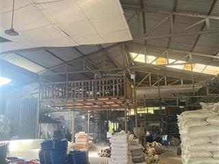 Cho thuê nhà xưởng mặt tiền kênh a, điện 3 pha , diện tích  1.200m2, bình chánh