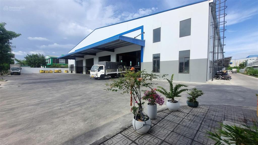 Bán nhà xưởng đẹp kcn tân đức đức hòa, long an. dt 3.500m², pccc tự động, vp 1.000m². giá 35 tỷ tl