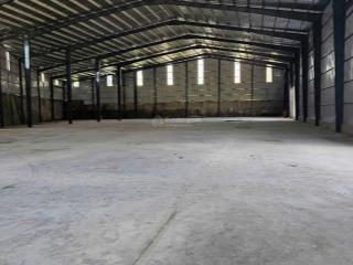 Cho thuê kho 2.000m² mặt tiền ql1a, bến lức, xe container vào tận nơi, giá 70k/m²/tháng