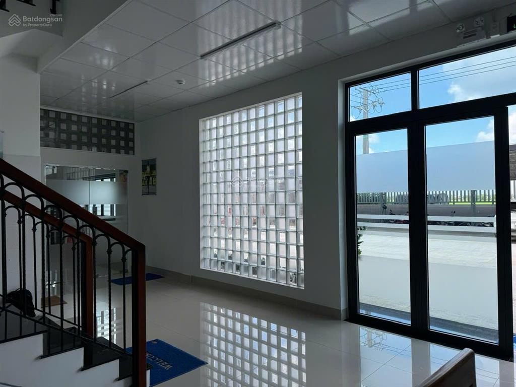 Cho thuê nhà xưởng đang may túi xách 5000 m2 trong kv 8000 m2 cụm cn, tp. mỹ tho, tiền giang