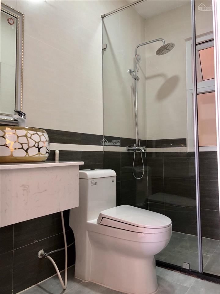 Nhà cho thuê lê văn sỹ, q3 gần cây xăng 18tr/th  0909 579 *** 0978 508 *** hưng