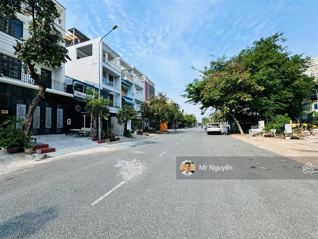 Bán gấp lô đất mt đường d7 lộ giới 14m nhà phố kdc phú mỹ 2, dt 5x18m  giá 8 tỷ (sổ hồng riêng)