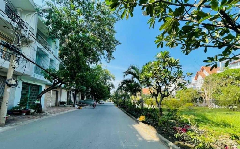 Chính chủ bán đất view công viên nam long 80m2 giá 10.5 tỷ, đất cao thị chính 200m2 giá 35 tỷ tl