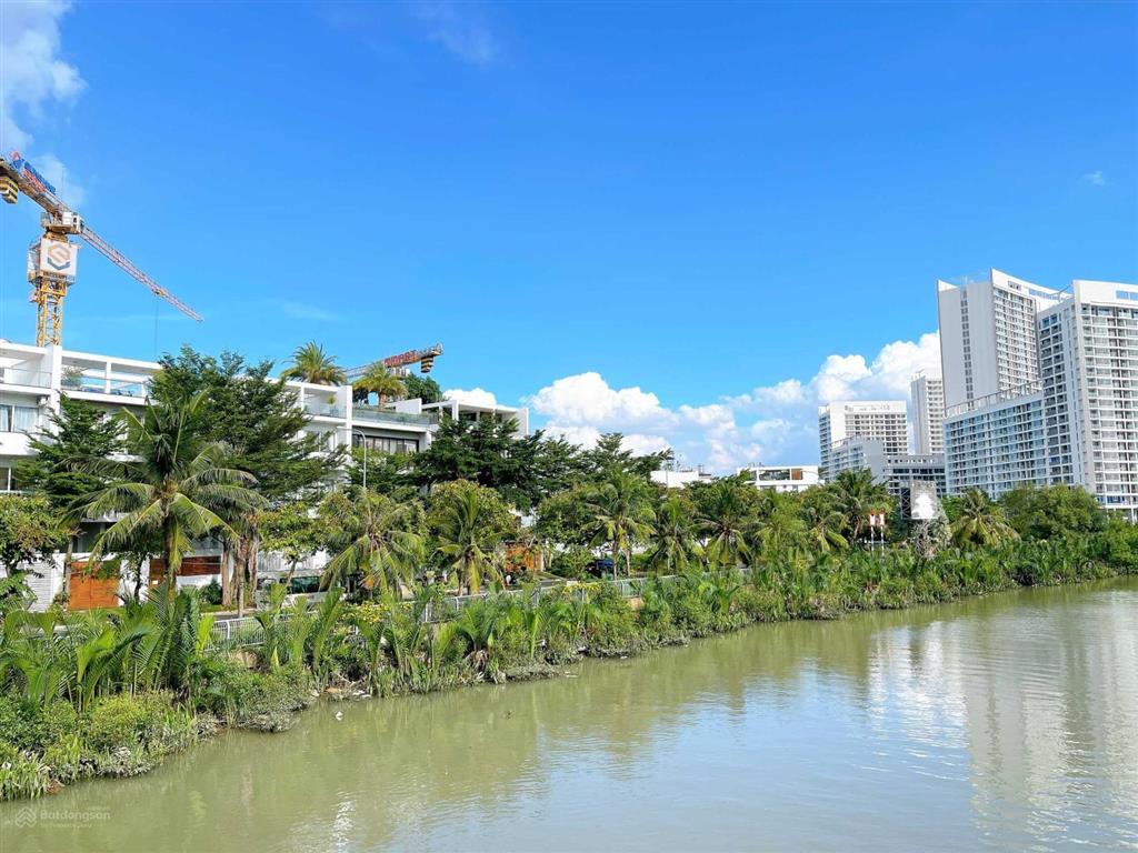 Cần tiền! bán gấp lô đất dt 10x20m view sông phú mỹ hưng, kdc everrich iii, ngay cc sunshine city