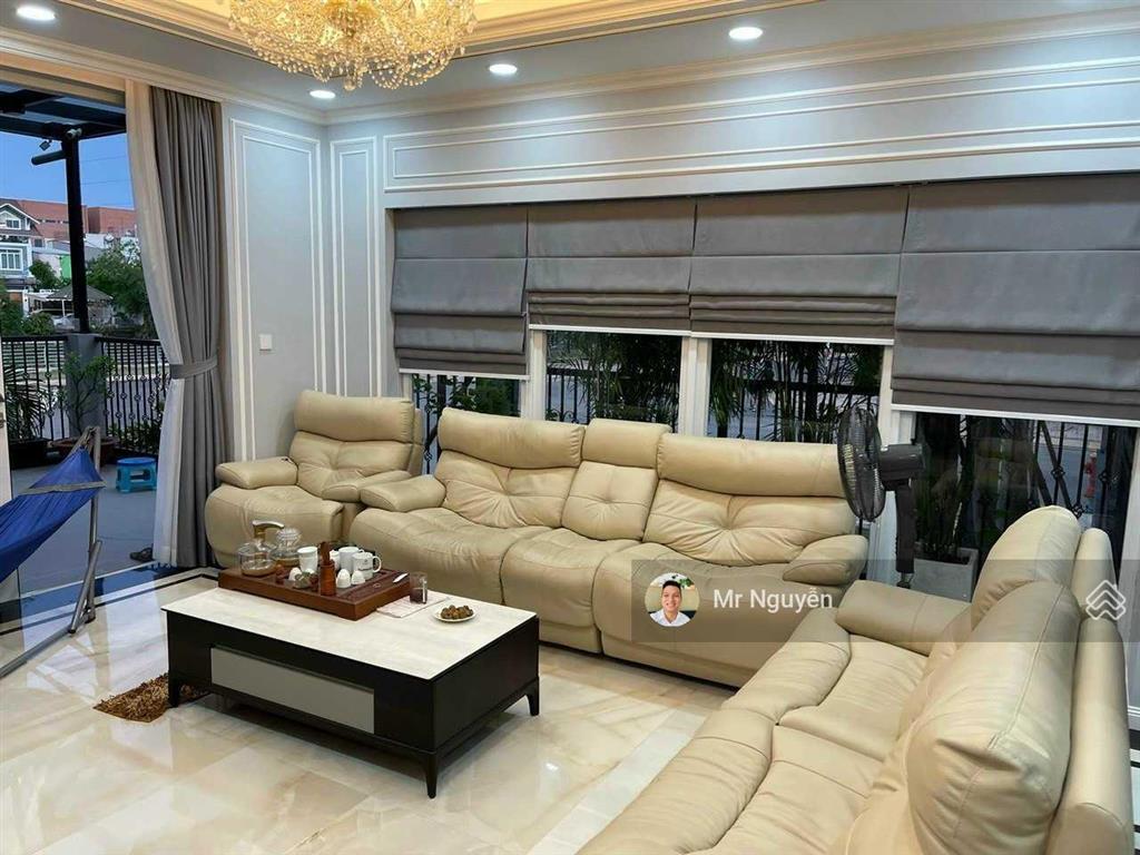 Kẹt tiền bán nhà phố kdc jamona golden silk quận 7  dt 5,4x20m (104m2) giá 16,8 tỷ. giá thật 100%