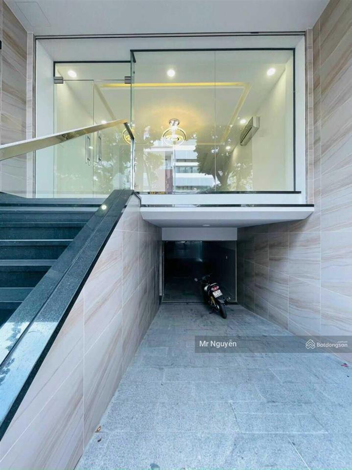 Cần trả nợ ngân hàng ! bán rẻ nhà phố 5 tầng nguyễn thị thập  có thang máy kđt him lam tân hưng q7